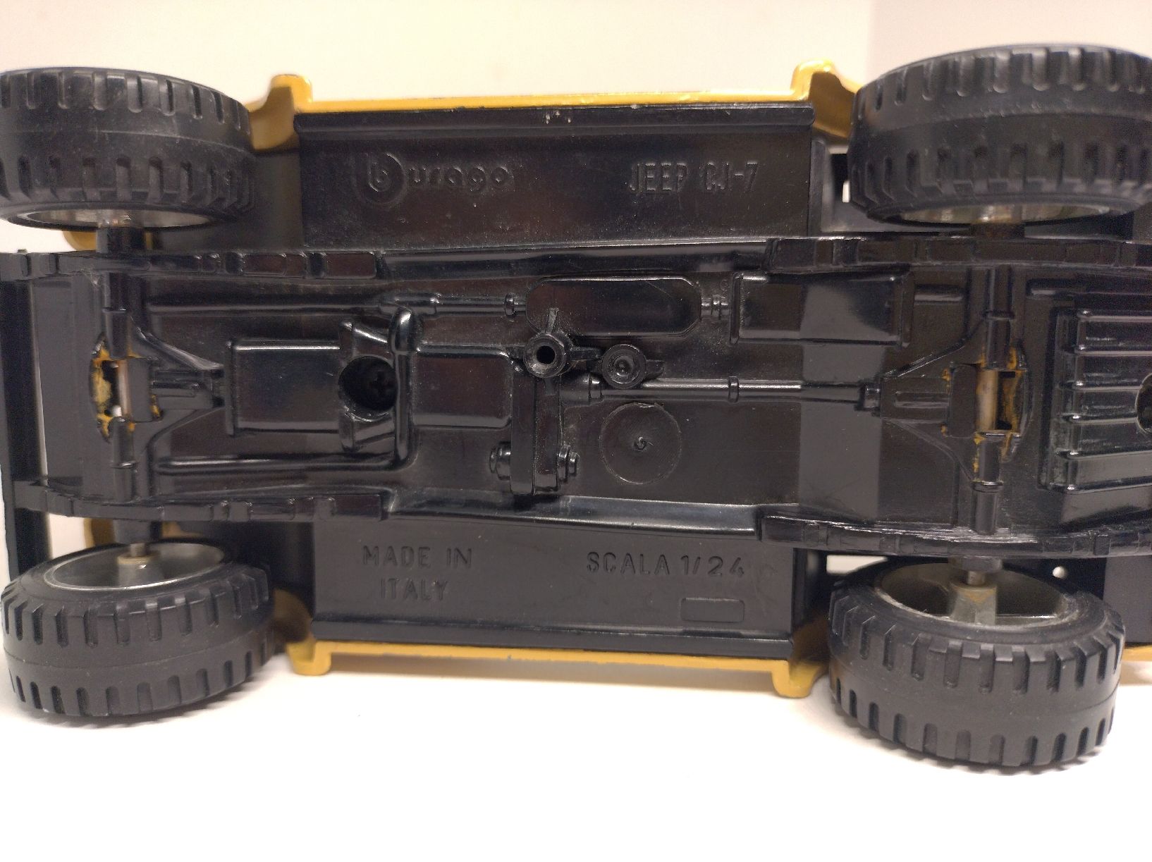 Bburago Modellini d'auto: Bburago, Jeep CJ-7 1/24 – Usato da La Chaux-de-Fonds venduto da Pierrot8404 4