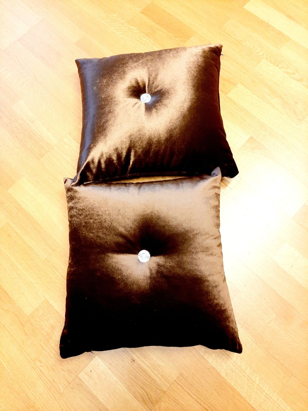 Coussins: Coussin décoratif marron – D'occasion à lausanne par bluestone02 1