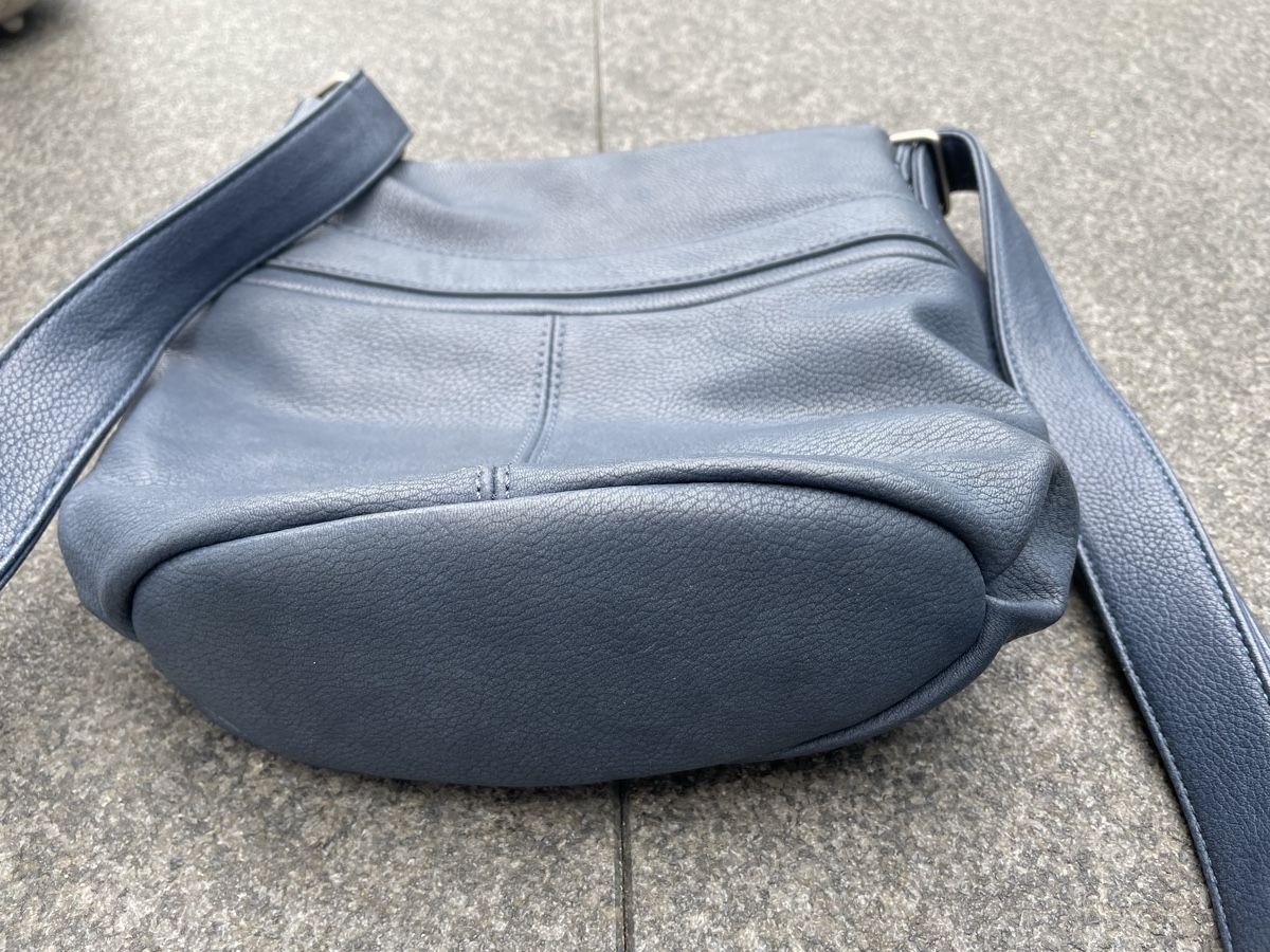 Zwei Taschen für Damen: Umhängetasche ZWEI – Gebraucht aus Niederbüren von poschti 5