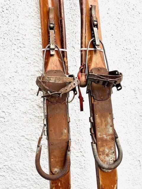 Tutte le decorazioni: Holz Ski Antik – Usato da Riedtwil venduto da wiederverwendung 1