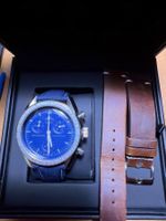 MoonSwatch – Stahlgehäuse & Lederarmband