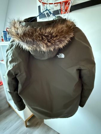 Doudoune The North Face, Taille S, idéale pour l'hiver