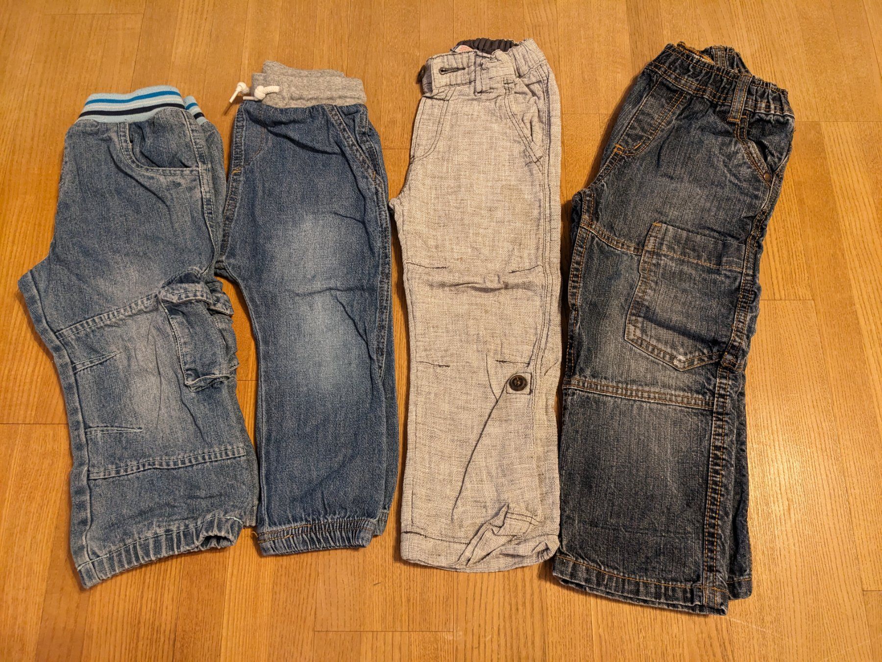 Lotti & Set di vestiti: 40-teiliges Kleiderset Grösse 98 – Usato da Wald ZH venduto da andy_ch01