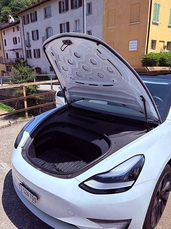 Autos: TESLA MODEL-3 Long Range – Gebraucht aus Lugano von MarcoPagani02 3