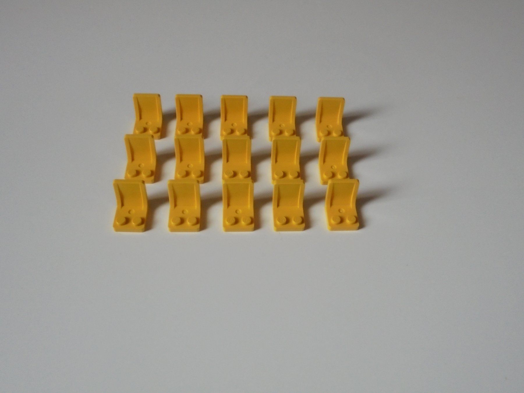 Lego Giocattoli: LEGO - 15 - GELBE - SITZE – Usato da Gelterkinden venduto da ajdt4