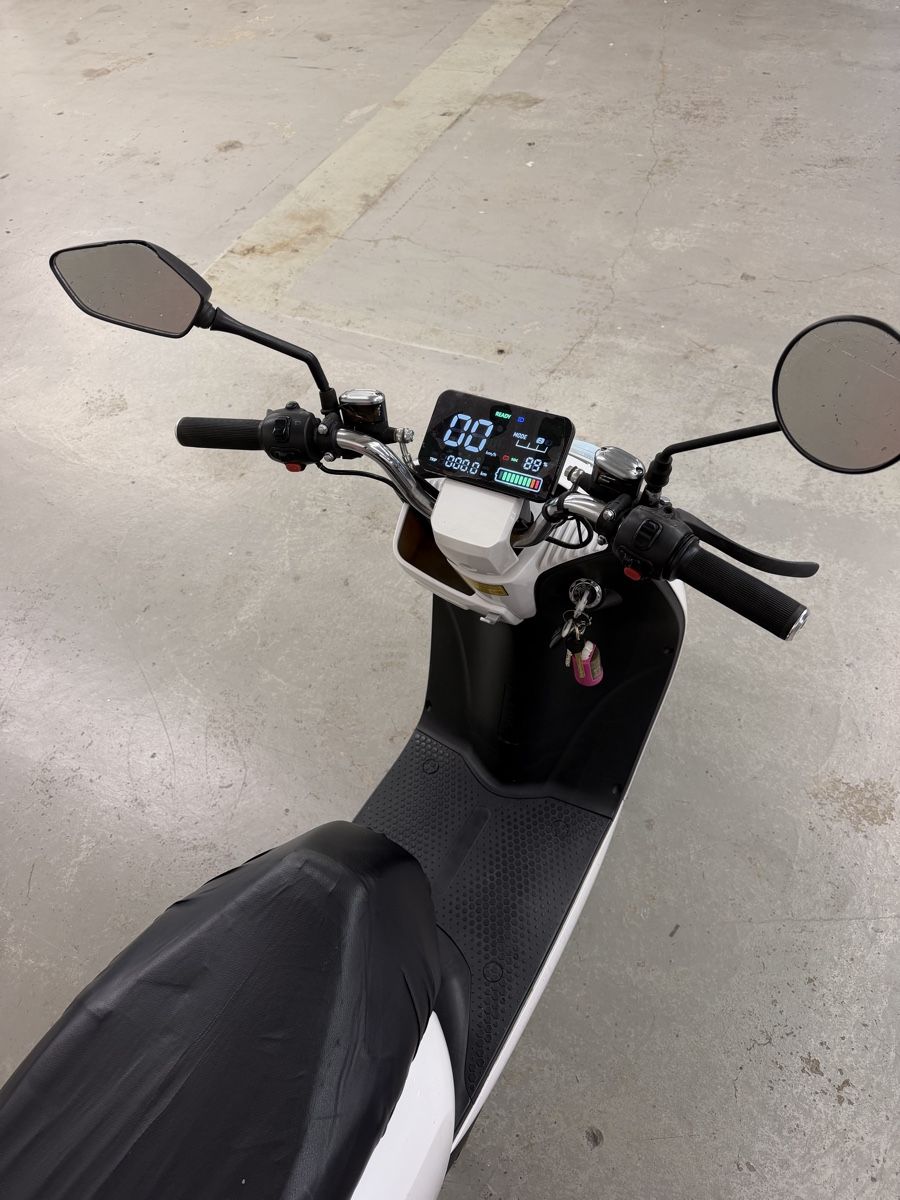 Scooters: E-Roller E-Scooter SunRa Crystal 2 Mit 2 Batterien Akku – Gebraucht aus Zürich von jul_tr2c 5