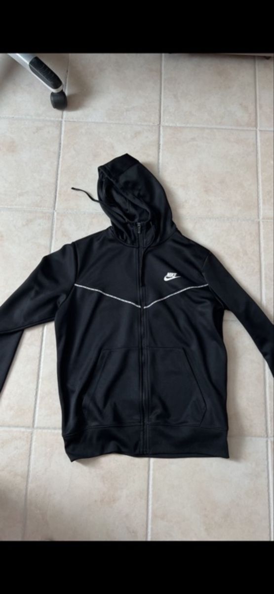 Giacche: Jaquette Nike – Usato da Couvet venduto da car_s22h