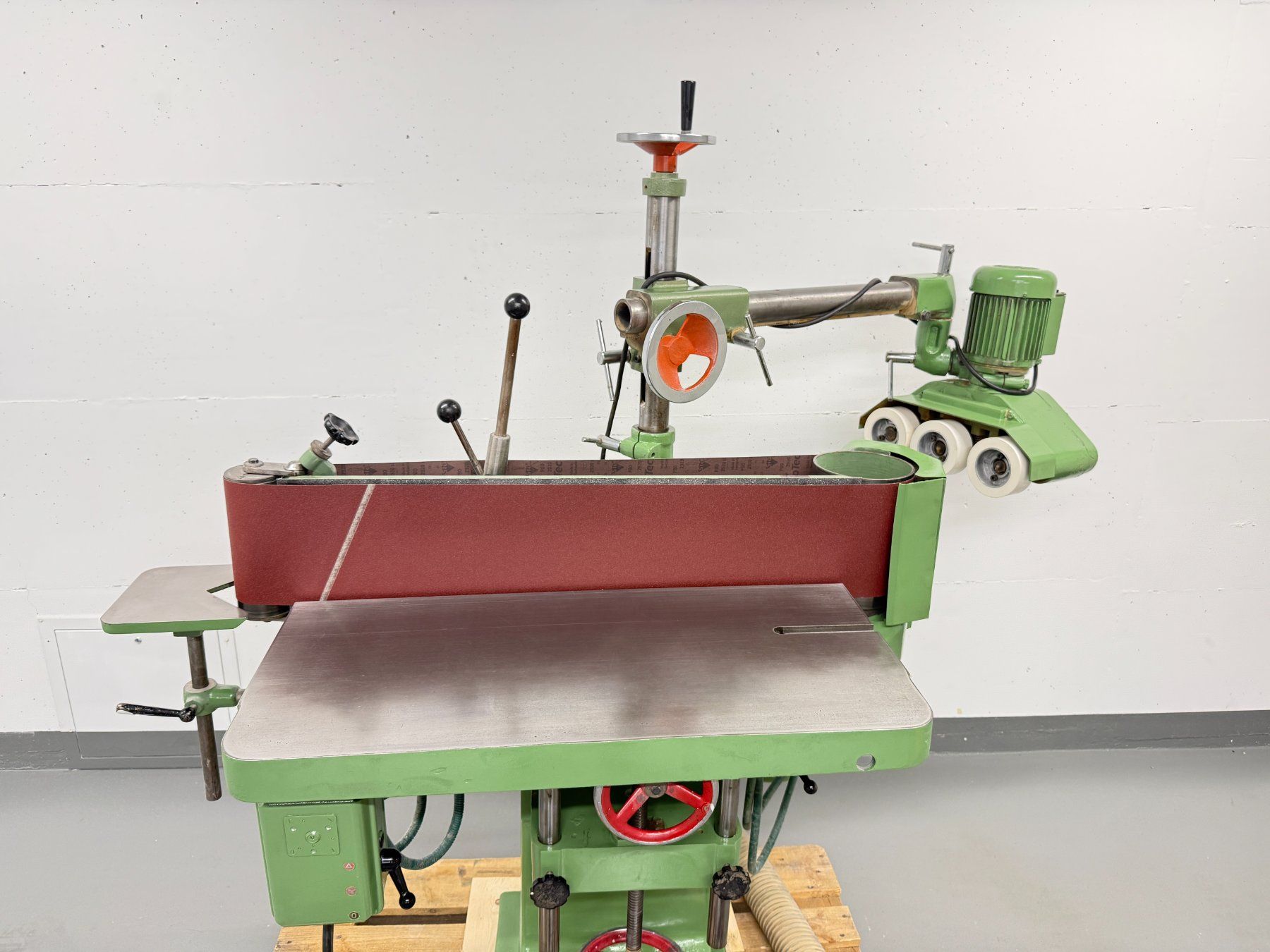 Schleifen & Polieren: Kantenschleifmaschine – Gebraucht aus St. Gallen von Holzbaum 8