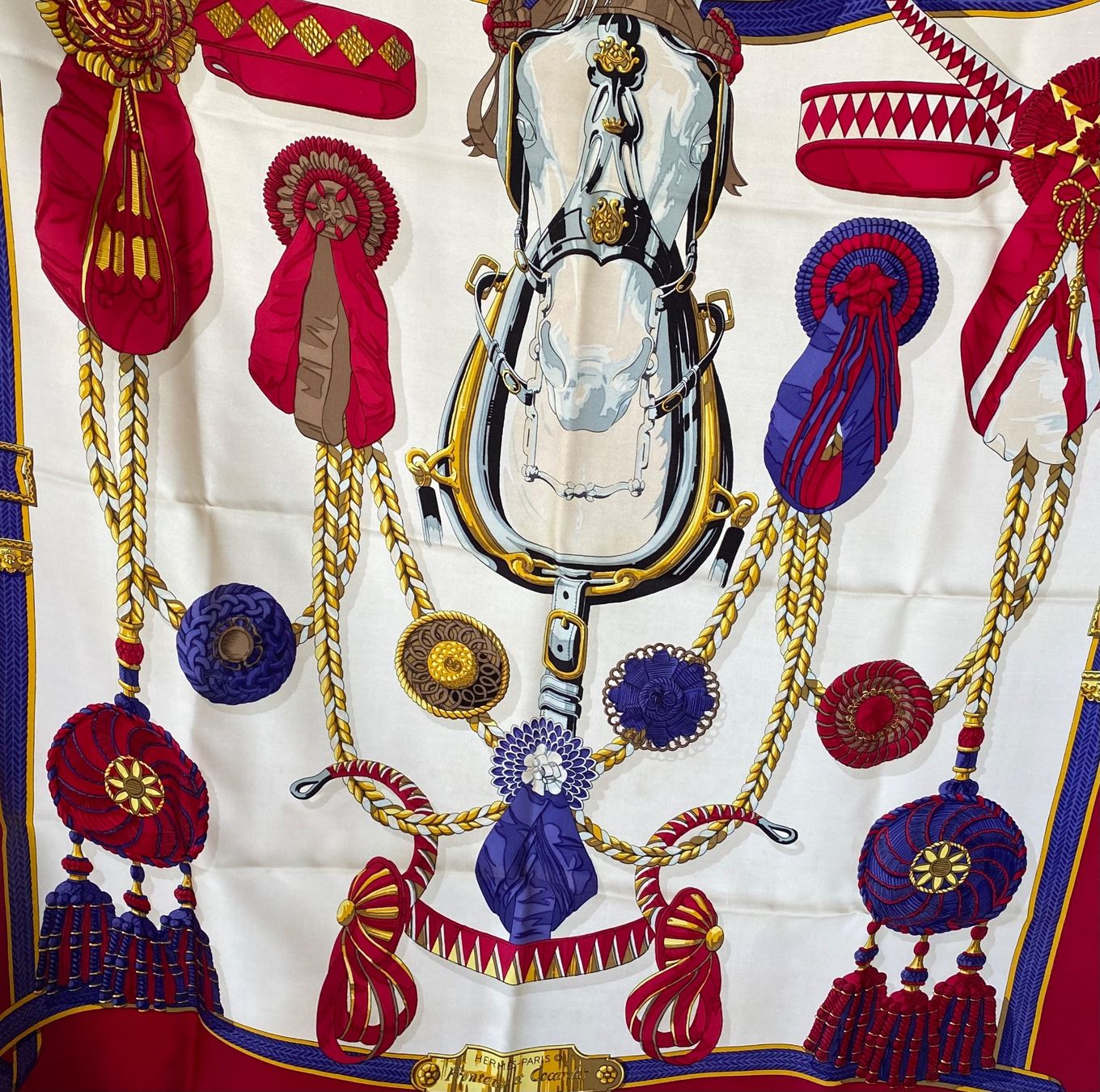Hermès Foulard & Sciarpe: Carré Hermès Frontaux et Cocardes – Nuovo (secondo la descrizione) da Bouveret venduto da wes_7zll