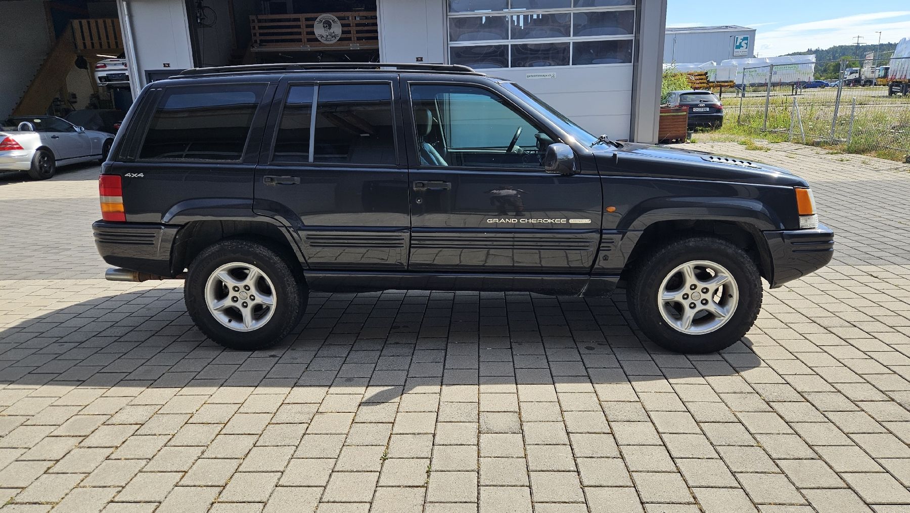 Jeep Autos: Jeep Grand Cherokee 5.9 – D'occasion à Rafz par Rgoldwing 2