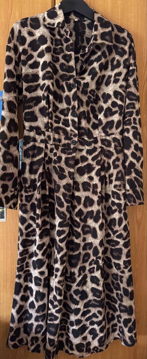 Kleider: Leoparden-Print Blusenkleid, Gr. S – Gebraucht aus Saas-Fee von omn_5qkz