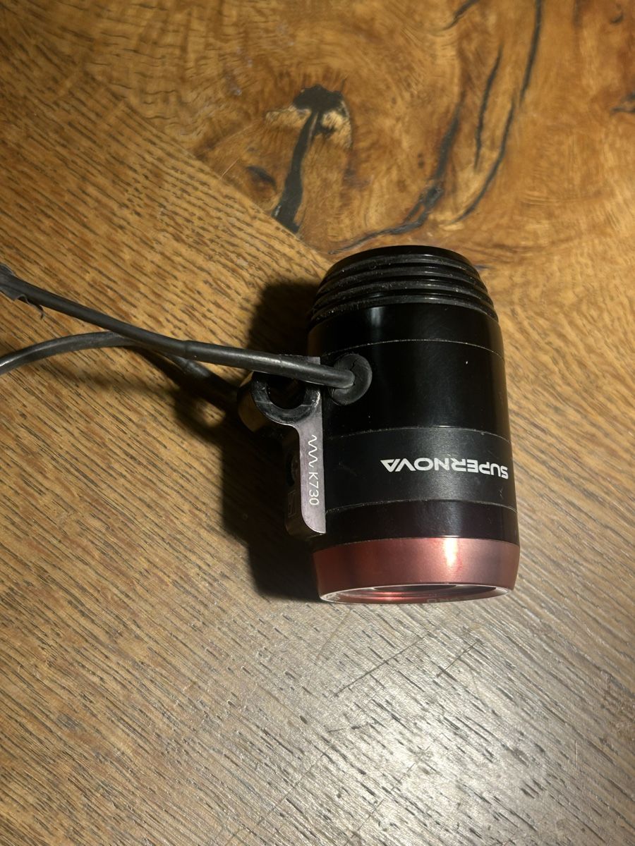 Supernova Pièces détachées: Supernova E3 Pro flackert – Défectueux à Güttingen par Wasser9