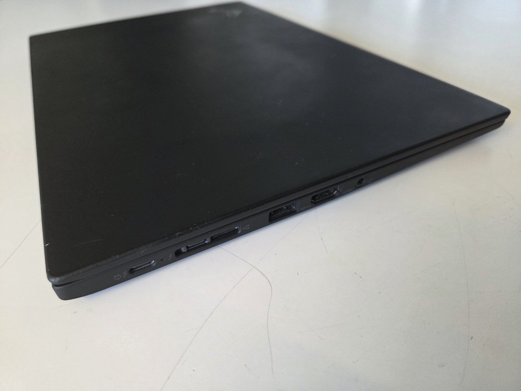 Lenovo Portables: Lenovo ThinkPad X1 Carbon 8th Gen – Défectueux à Bremgarten AG par joker_eat_world 3