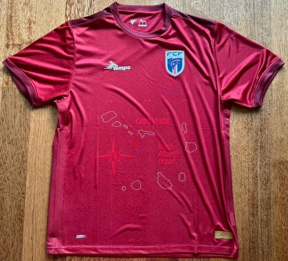 Canottiere & Pantaloni: Kap Verde Third Shirt - Saison 2024 – Nuovo (secondo la descrizione) da Hermetschwil-Staffeln venduto da Beat131