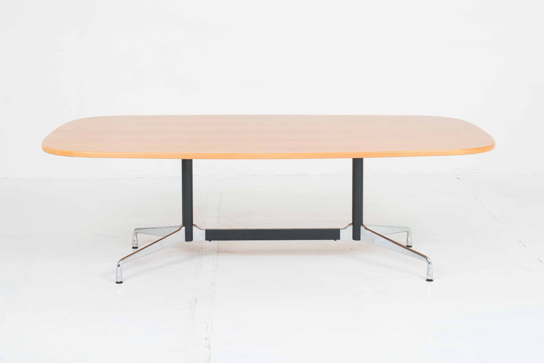 Vitra Tables: Vitra Segmented Table von Charles & Ray Eames, 230cm x 137cm – D'occasion à Zürich par STUZH38 2