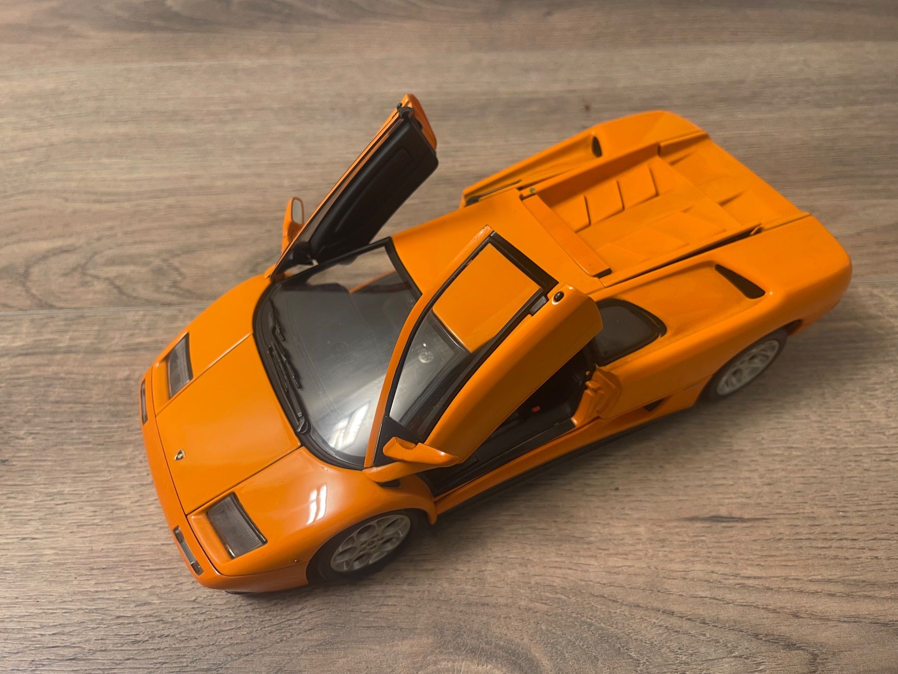 Autoart Modellini d'auto: Lamborghini Diablo, Auto Art, 1/18 – Usato da Basel venduto da mariablanka 3