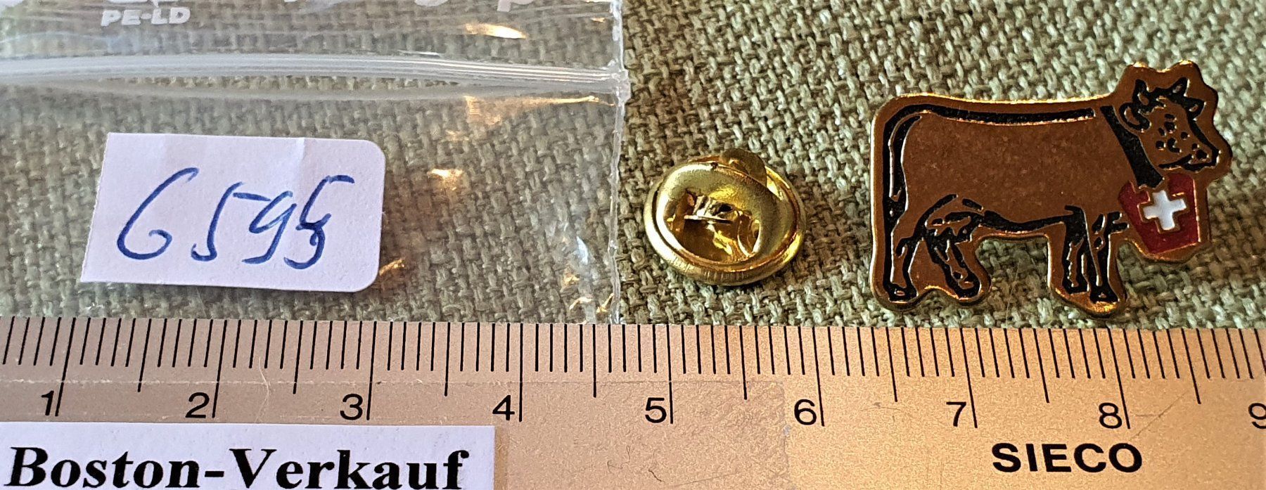 Placchette & Badge: G595 - Pin Schweizer Kuh mit Glocke – Usato da Reinach BL venduto da Boston-Verkauf 1
