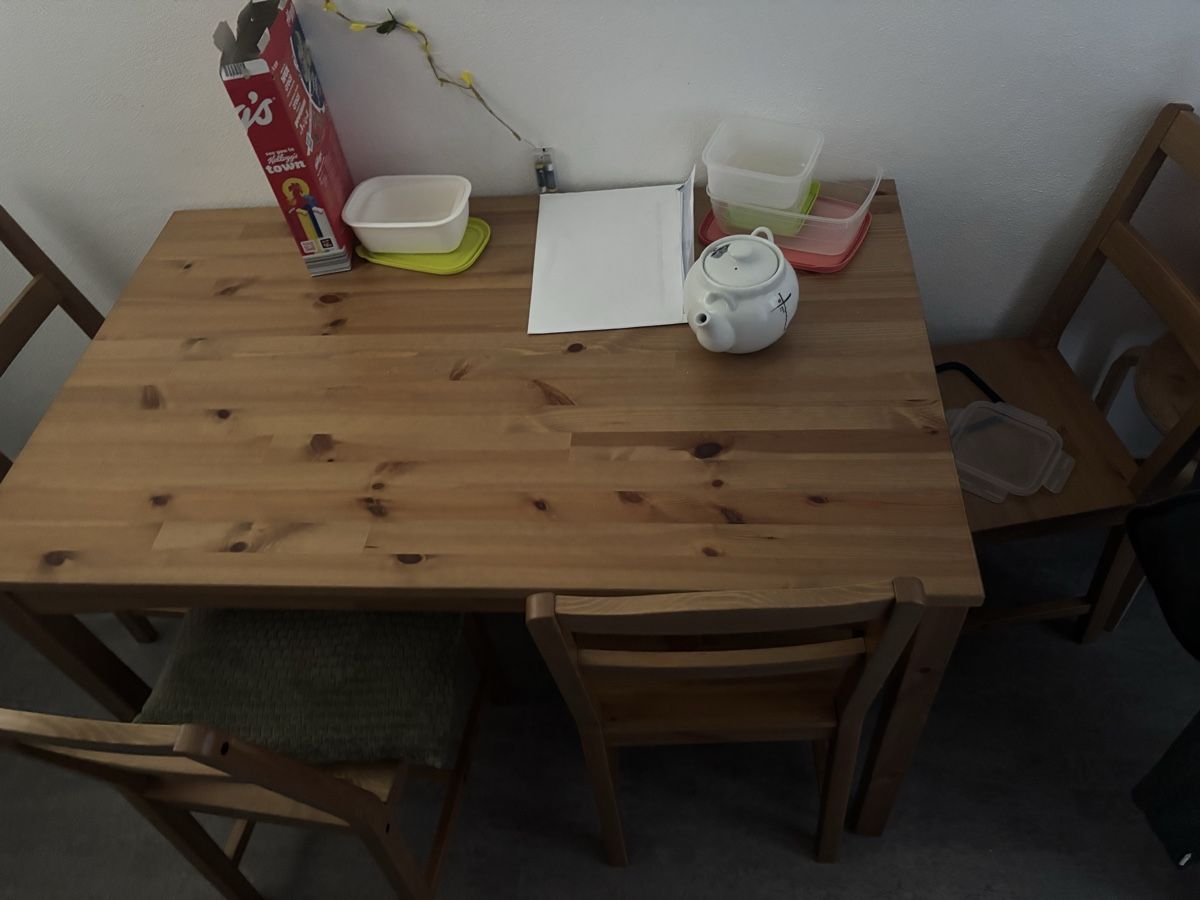 Ikea Set de table et chaises: Holztisch mit 4 Stühlen – Neuf (Voir description) à Bern par betty_bossi3