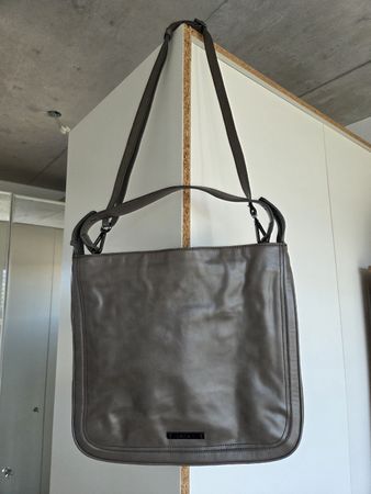 NEU Umhängetasche Esprit taupe mit Reissverschluss