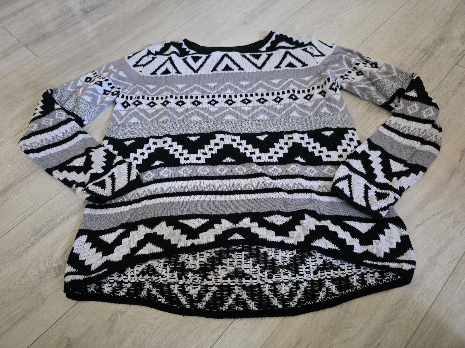 Maglioni & Felpe: Damen Pullover schwarz weiss gemustert gr M – Usato da Wigoltingen venduto da Zuckerfee84