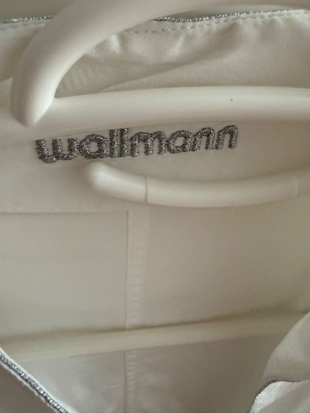 Camicette: Wallmann Bluse silbrige Details Gr. 40 – Usato da Zürich venduto da iva_7658 1