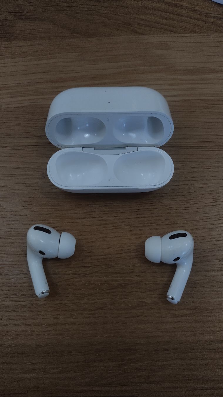 Apple Kopfhörer: Apple AirPods Pro – Gebraucht aus Zürich von Fkeru