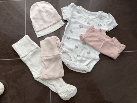 Neues Baby-Kleiderpaket Gr. 56