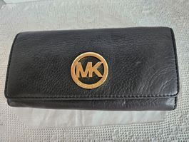 Portemonnaie schwarz aus genarbtem Leder von Michael Kors