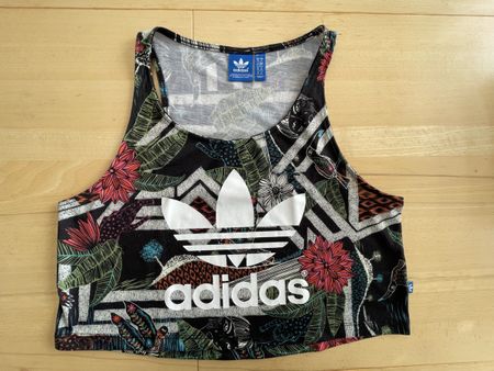Top Adidas tropical, taille S, parfait pour l'été!