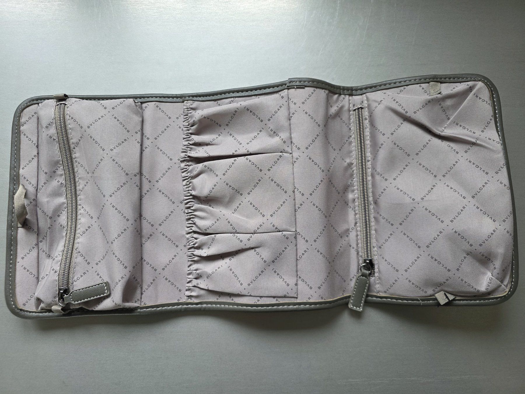 Custodie per cosmetici: Emirates Business Class Amenity Kit – Nuovo (secondo la descrizione) da Möriken AG venduto da Flamingo73 1