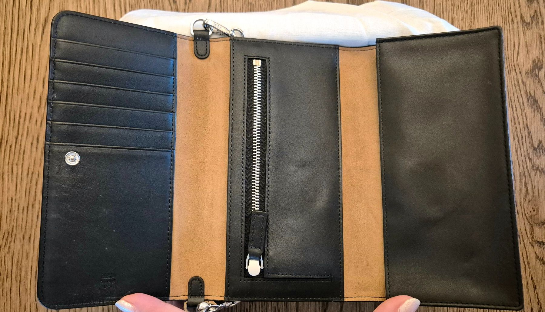 Mcm Borse da donna: MCM Handytasche mit Kette, Schwarz Canvas – Nuovo (secondo la descrizione) da Rotkreuz venduto da moehny 1