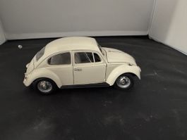 Modellauto VW Käfer weiss bewegliche Teile guter Zustand