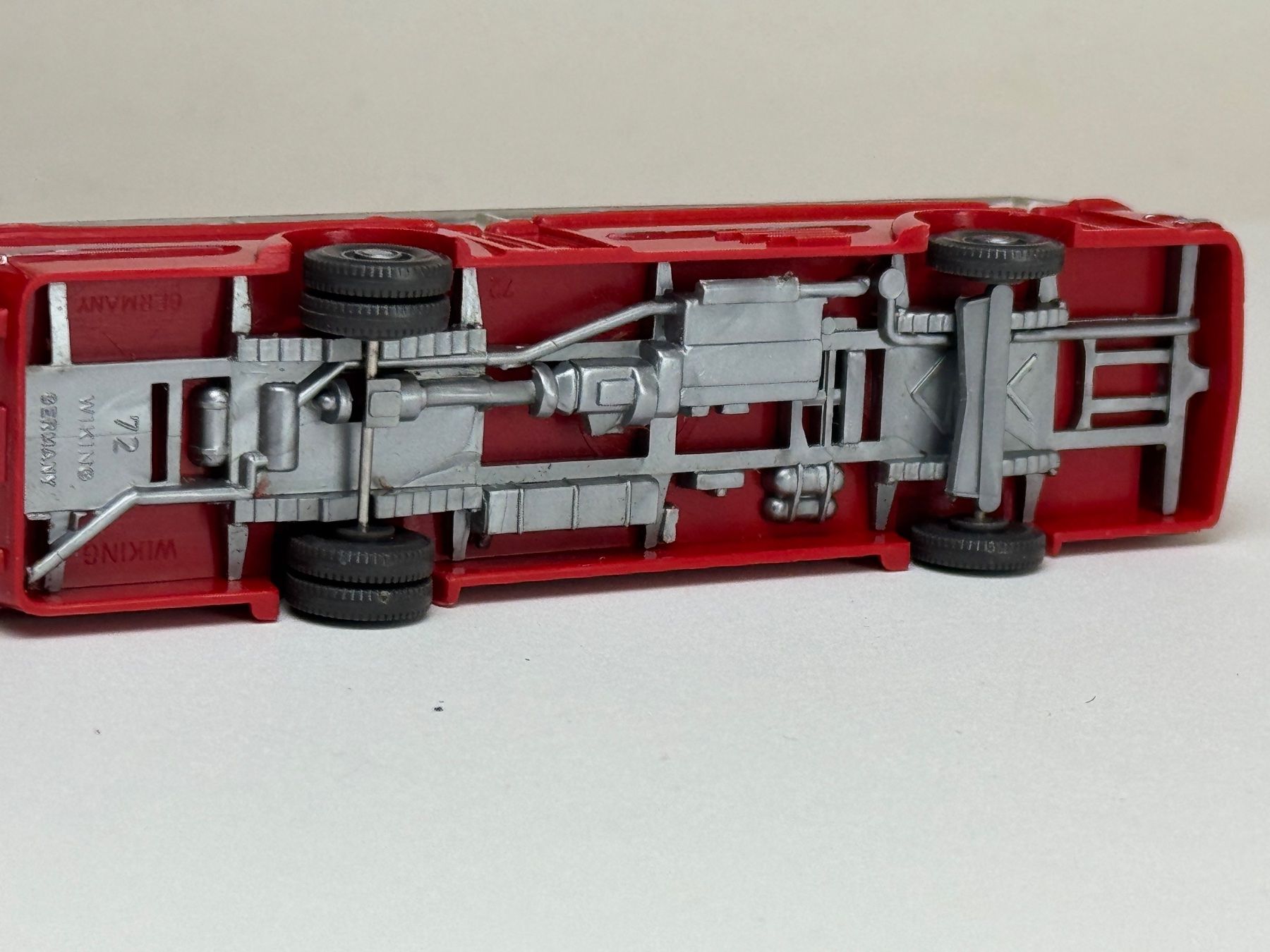 Wiking Modellini d'auto: GB3- Wiking Büssing Trambus rot Chassis silbern – Usato da Elm venduto da Wikmtz 2