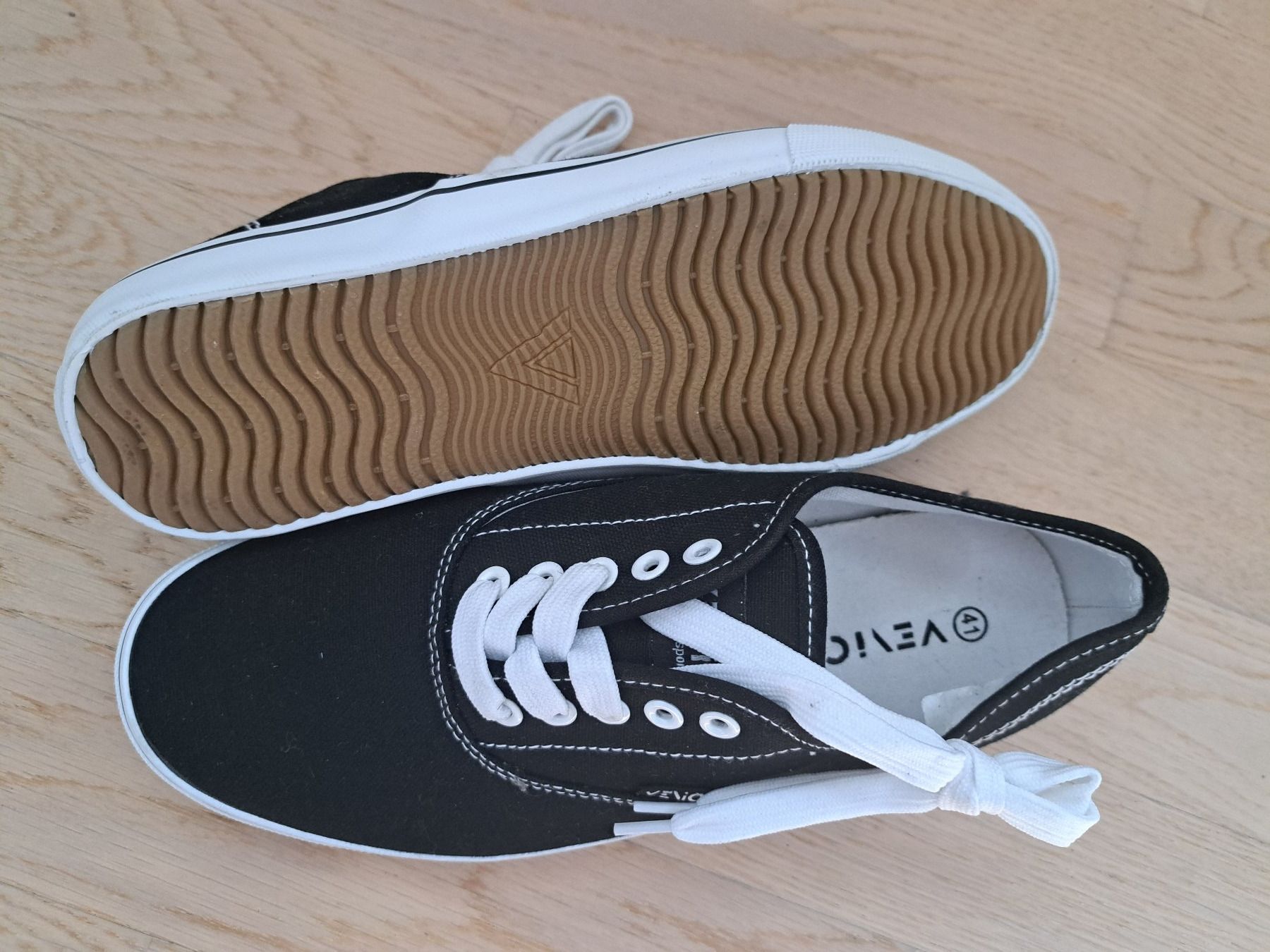 Scarpe da donna: neue Venice Stoff Sneaker, Gr. 41 – Nuovo e nell'imballaggio originale da Zürich venduto da jenxx 1