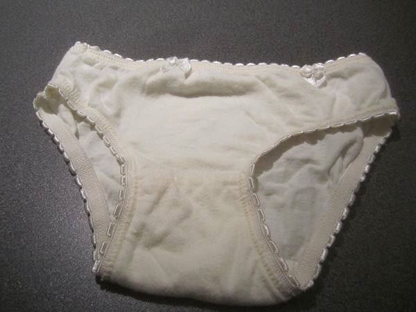 Unterwäsche: Unterhose Gr. 92/98, eierschalenweiss – Gebraucht aus Zürich von abraxas1291