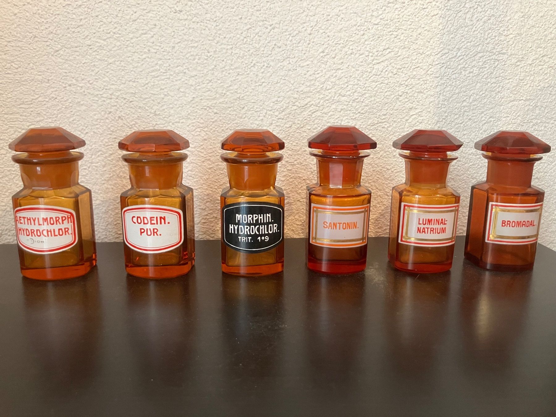 Gläser: 6 Antike Apothekergläser Braun Glas – Gebraucht aus Schlieren von
