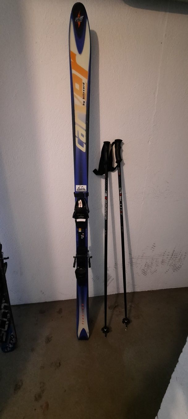 Sci: Skis, fixations et bâtons – Usato da Rennaz venduto da Loraccar