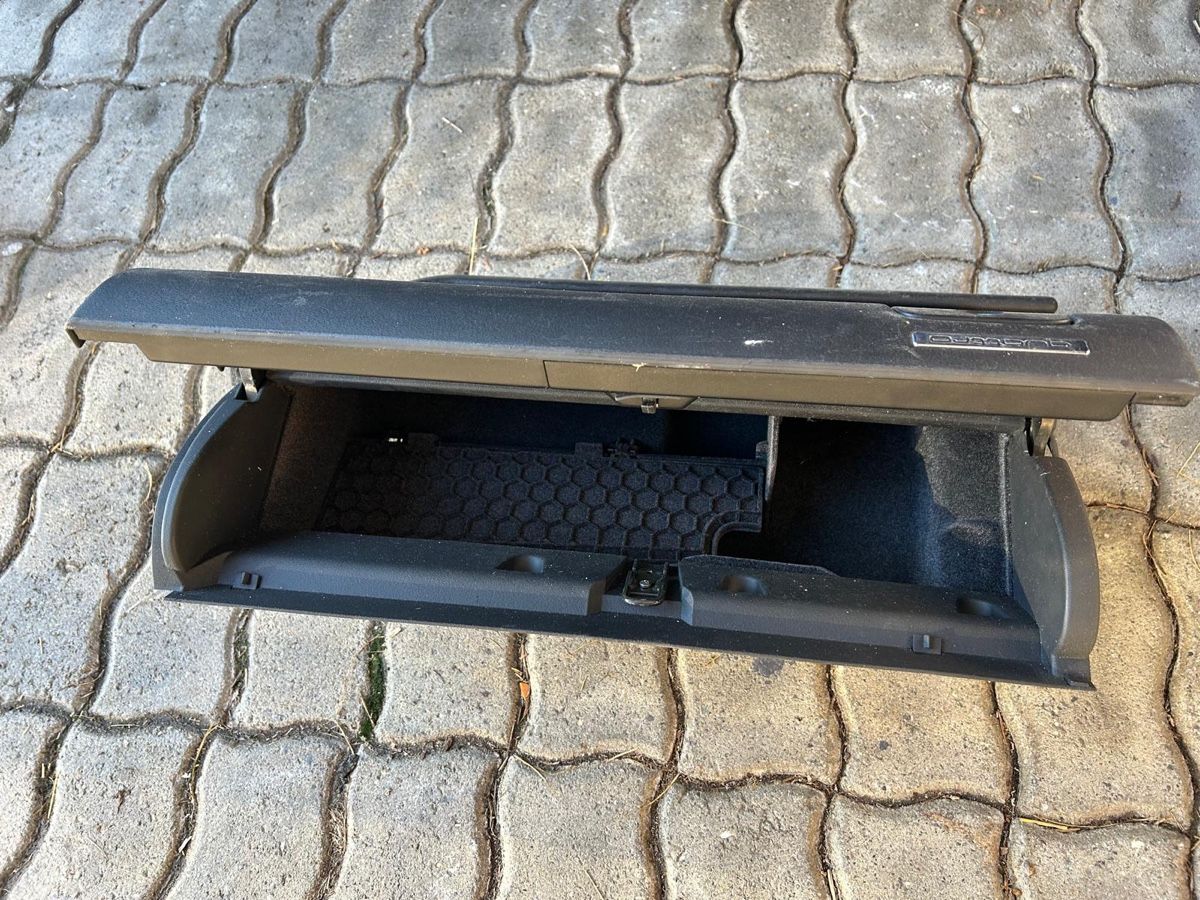 Audi Alle Autoersatzteile: Audi S3 8L Handschuhfach – Gebraucht aus Studen SZ von Rambo1 2