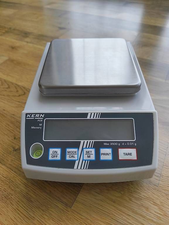 Accessori da laboratorio: Kern Präzisionswaage / Laborwaage – Usato da Wolfhalden venduto da Snaegi