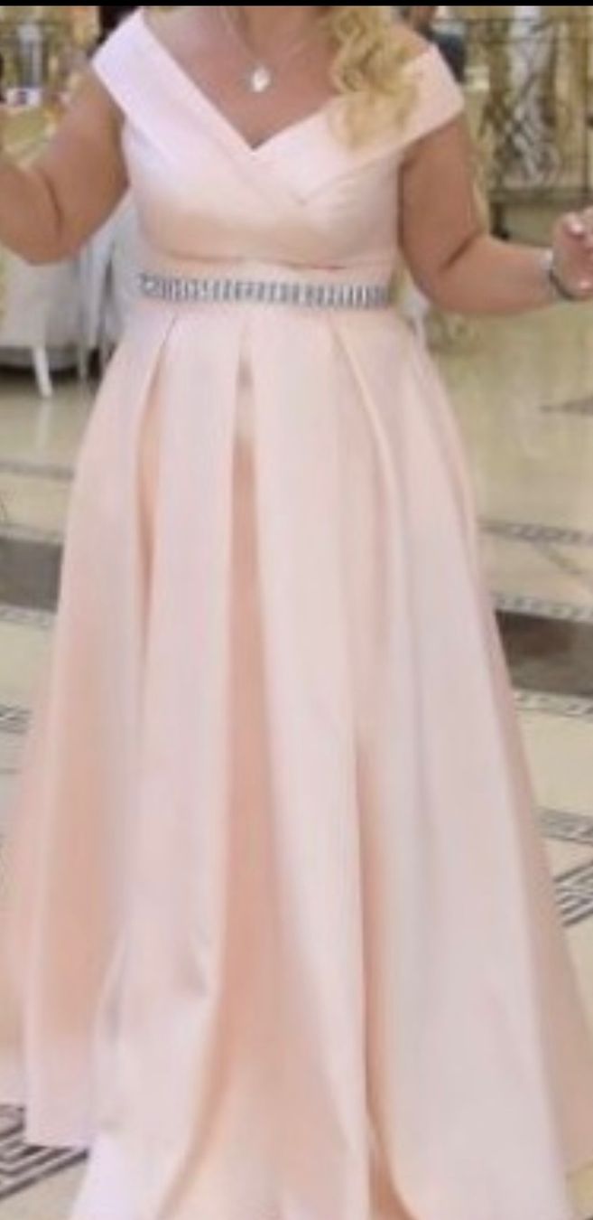 Robes: Abendkleid Gr 44 – D'occasion à Volketswil par Sina008