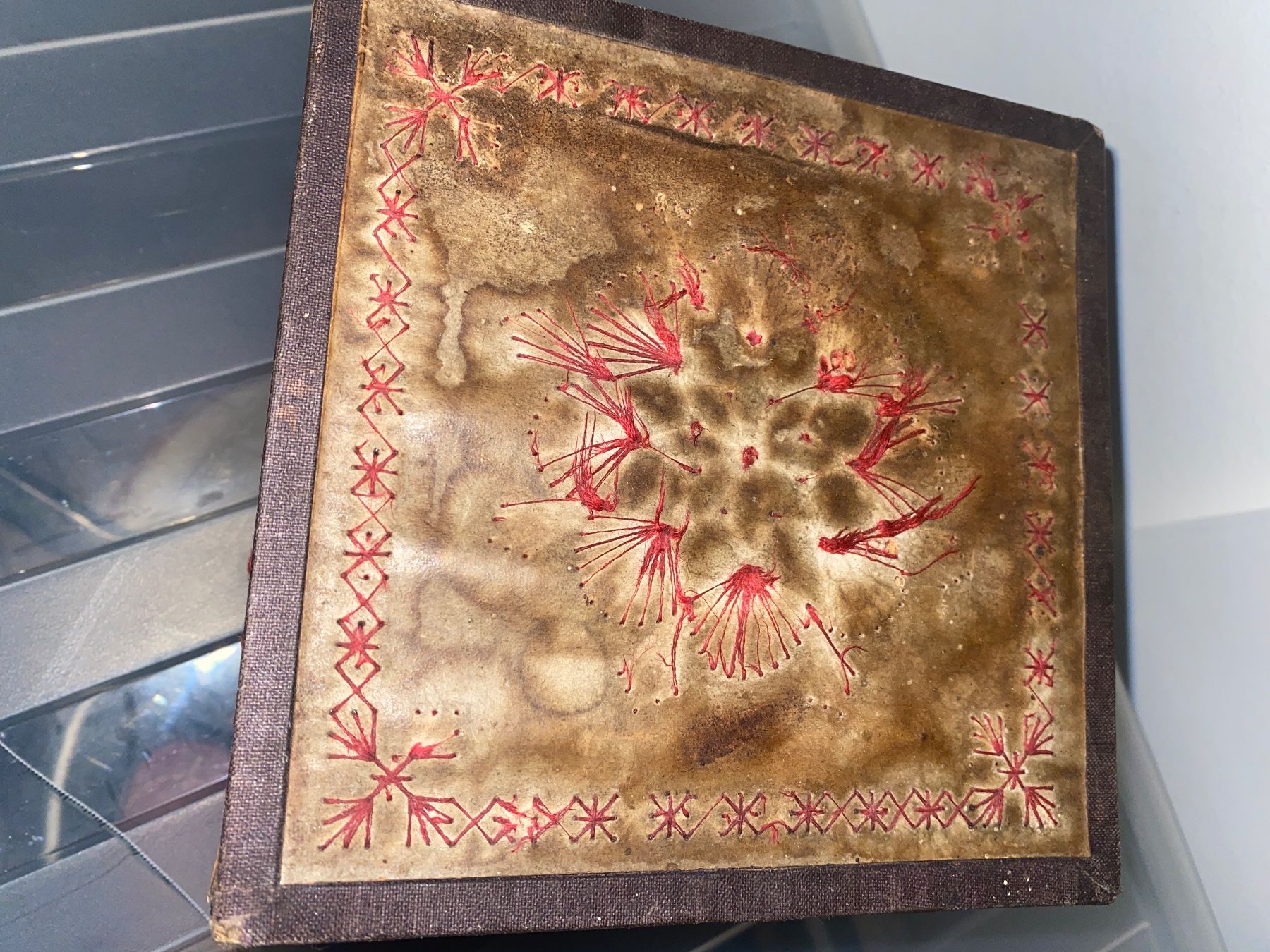 Tutte le decorazioni: Antike Schatulle – Usato da Flawil venduto da IrisK010203 3