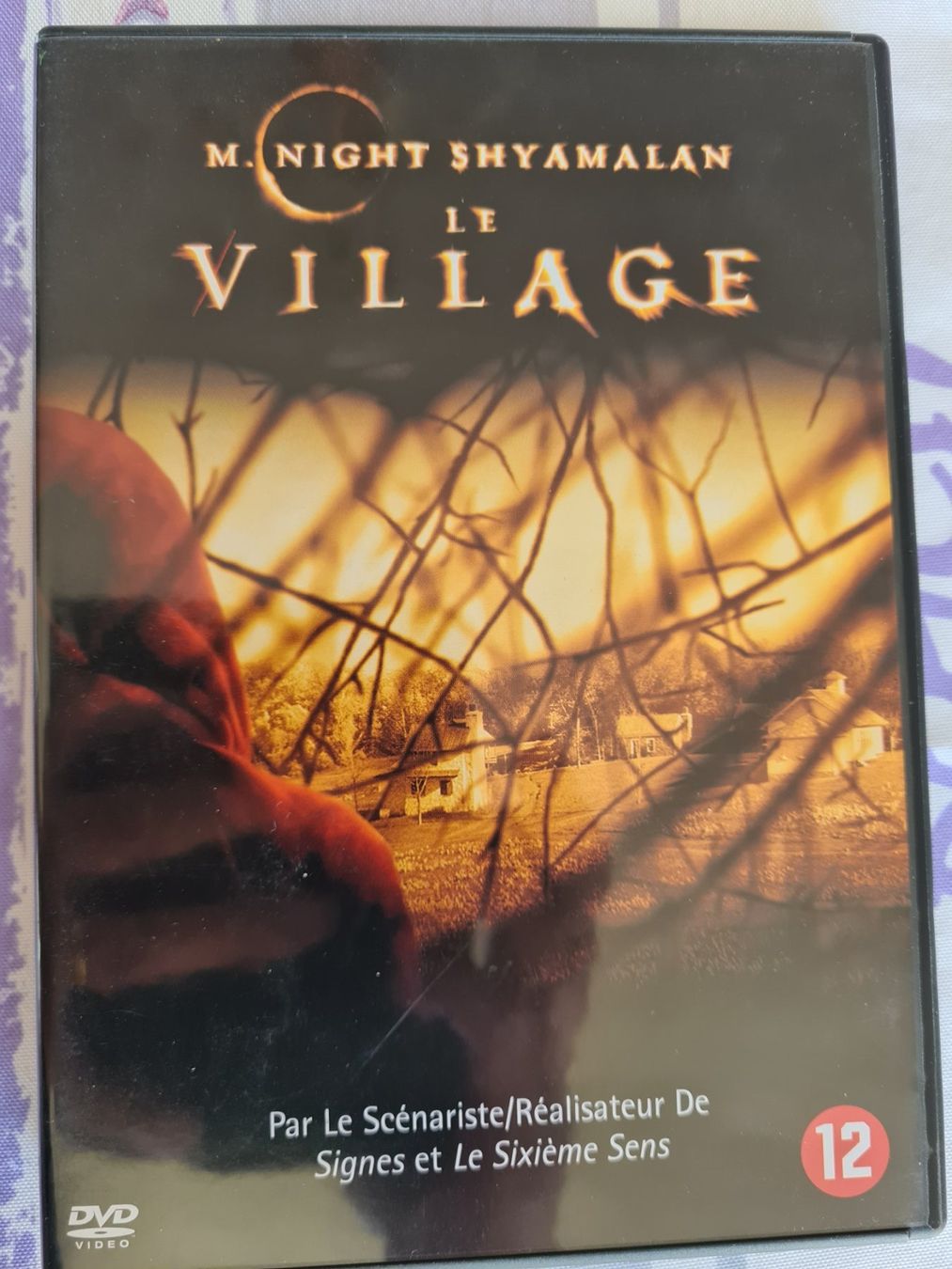 Tous les DVDs: Le village – D'occasion à Tavannes par Xeney