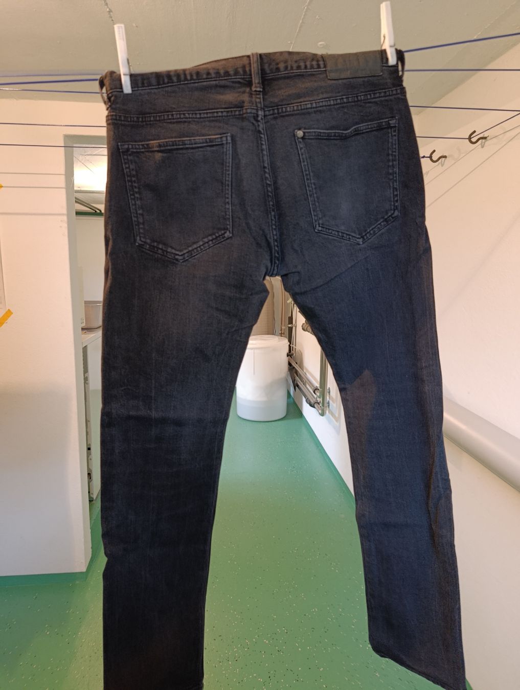 Jeans: Jeans schwarz 33/32 – Usato da Bellach venduto da TORA4 1