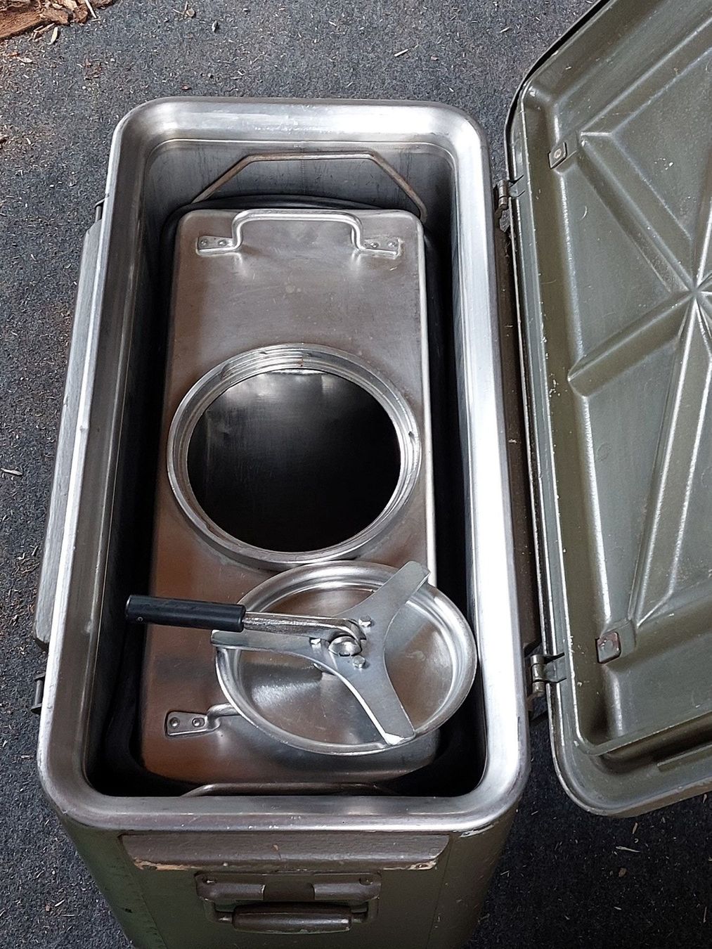 Altro in Stoviglie & Bicchieri: Cantine militaire – Usato da Grandval venduto da Gloux75 2