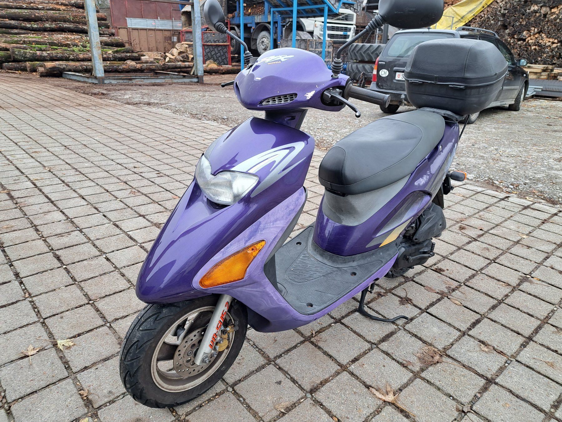 Honda Scooters: Honda SFX 50 mit MFK Roller Scooter – Gebraucht aus Hallau von  8