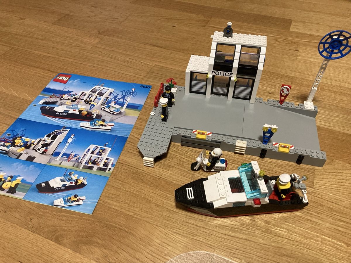 Lego Kit di costruzioni: LEGO 6540 Polizeistation mit Schiff und Motorrad – Usato da Staad SG venduto da gab_7dr9