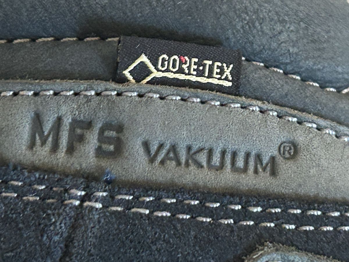Meindl Scarpe da uomo: Meindl Wanderschuhe Goretex Gr. 39.5 Grau - Top Zustand – Nuovo (secondo la descrizione) da Wolhusen venduto da eve_m6cg 5