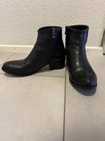 Second-Hand-Stiefel