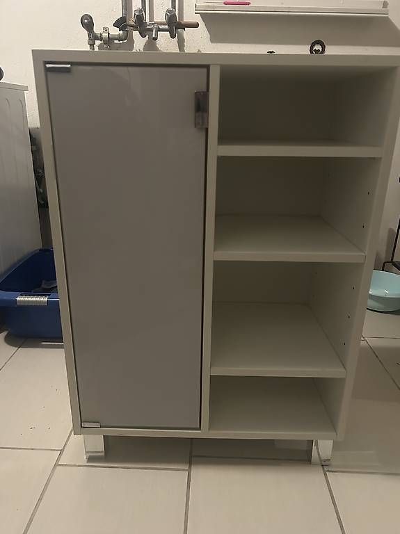 Ikea Scaffali: IKEA Schrank / Regal – Usato da Bachs venduto da jok_8p6r