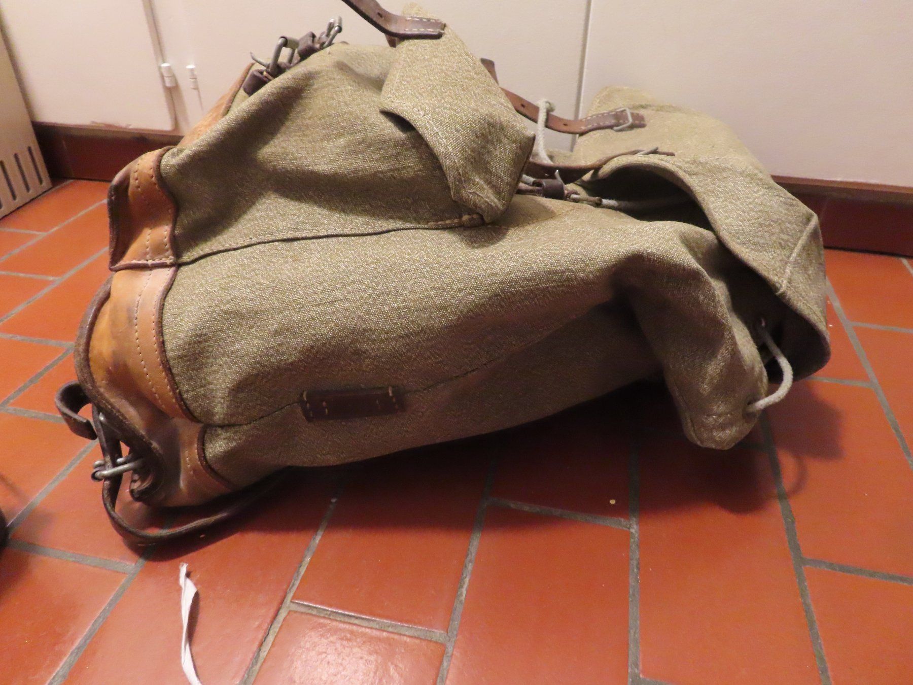 Schweizer Armee Armi bianche: rucksack gamelle feldflasche besteck – Usato da Grenchen venduto da sunflyer01 6